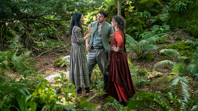 Chloé Zhao da indicaciones a Paul Mescal y Jessie Buckley en el set de Hamnet.