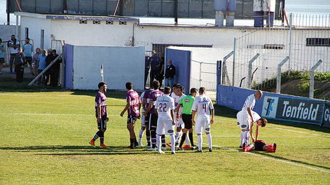 imagen de El fútbol uruguayo, entre pagos en  negro y deudas salariales millonarias