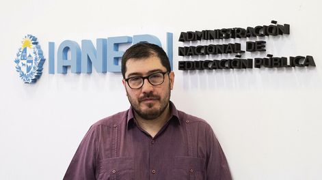 Búsqueda | Gonzalo Muñoz durante la entrevista con Búsqueda. Fotos: Pablo Vignali / adhocFOTOS