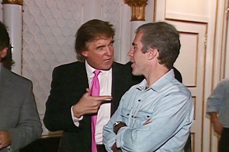 Donald Trump y Jeffrey Epstein en una fiesta privada a mediados de los años 90