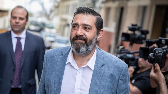 Exgerente de Vertical Skies llegando a declarar al juzgado. Foto: Mauricio Zina, adhoc FOTOS Exgerente de Vertical Skies llegando a declarar al juzgado. Foto: Mauricio Zina, adhoc FOTOS