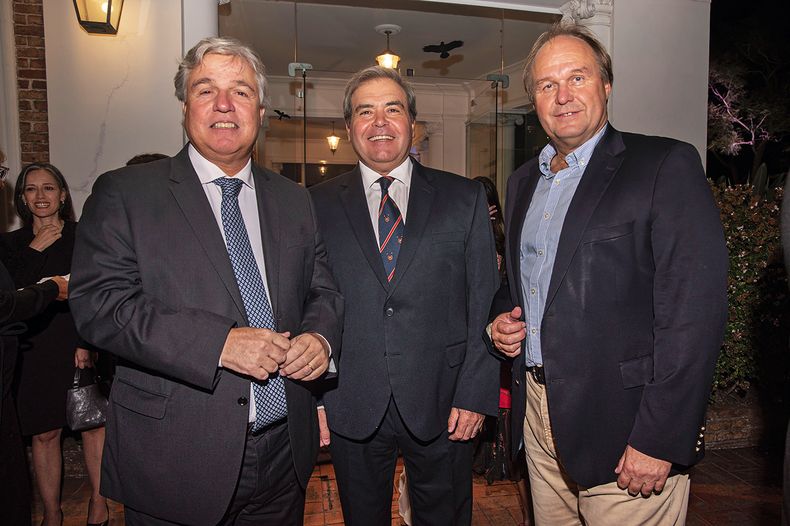 Ministro de Relaciones Exteriores Francisco Bustillo, embajador designado de Uruguay en Alemania Fernando López Fabregat y embajador de Alemania en Uruguay Eugen Wollfarth