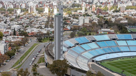 Vista aérea del Estadio Centenario en Montevideo. Foto: Mauricio Zina / adhocFOTOS Vista aérea del Estadio Centenario en Montevideo. Foto: Mauricio Zina / adhocFOTOS