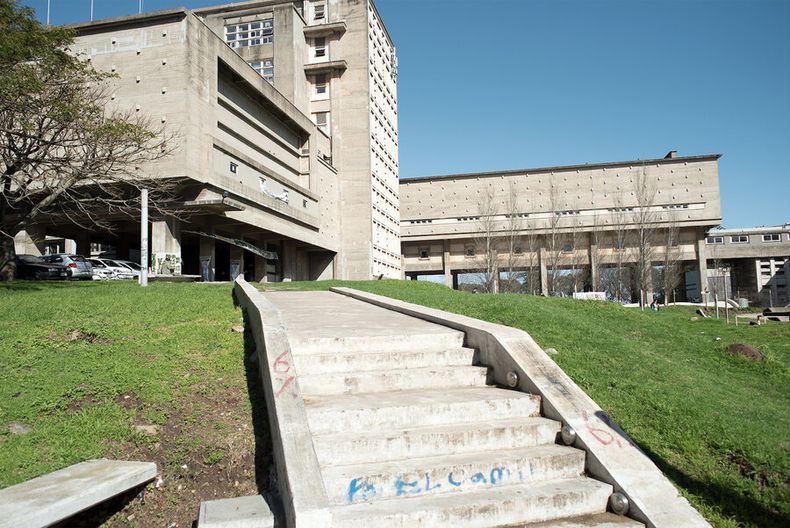 La Facultad de Ingeniería recién comenzó a tratar el tema que se suscitó en torno a algunas publicaciones y tesis de posgrado, según la decana Simon. Foto: AF.