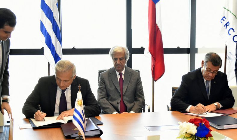 imagen de El acuerdo con Chile permite al gobierno exorcizar los tratados  comerciales, pese a que continúa la oposición en el Frente Amplio