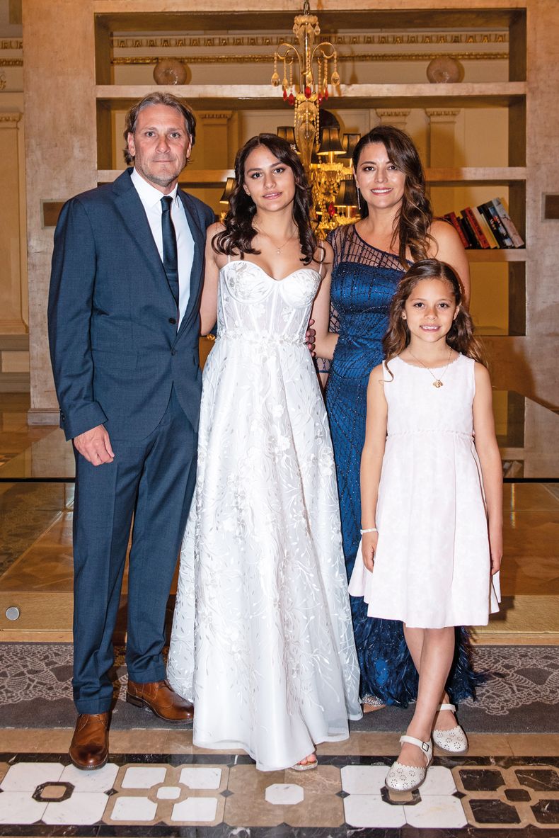Pablo y Andrea Forlán junto a Andreína Rosales y Sofía Forlán