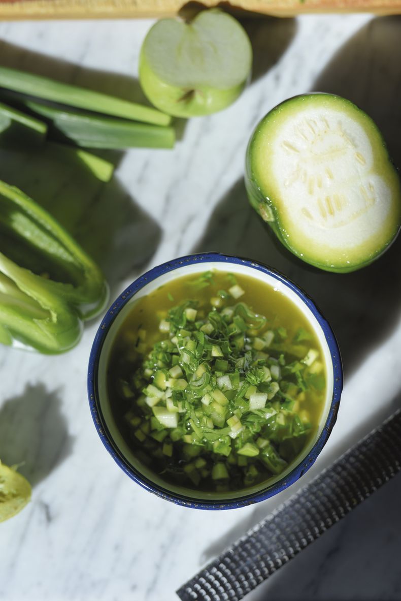 Receta Lucia Soria  pico de gallo verde.jpg