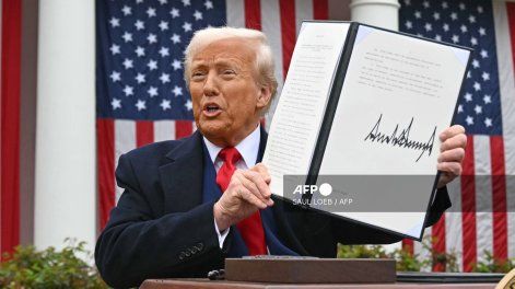 Búsqueda | Trump-firma-aranceles-AFP.jpg