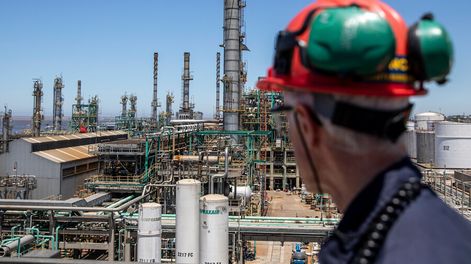Una perspectiva de la planta de La Teja durante la actual fase de mantenimiento. Foto: Mauricio Zina / adhocFOTOS