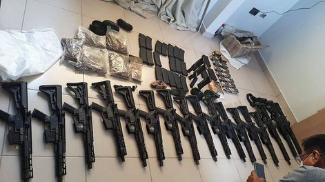 Armas y municiones se encontraron en el allanamiento contra Marset en Bolivia. Foto: Ministerio del Gobierno de Bolivia