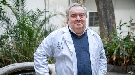 Gerardo Eguren, director del Hospital Maciel durante la entrevista con Búsqueda. Foto: Mauricio Zina / adhocFOTOS