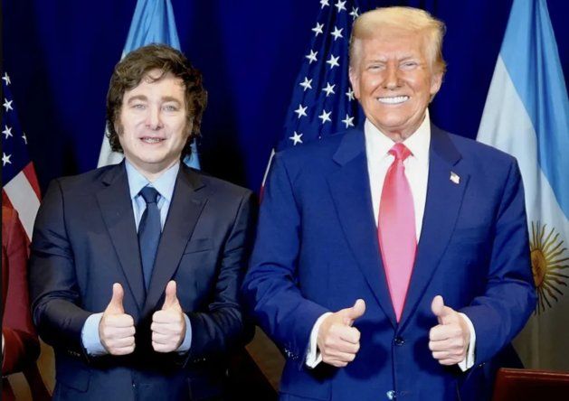 Javier Milei posa junto a Donald Trump.