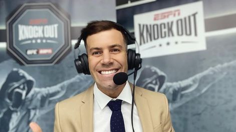 Hace seis años que Gastón Tonga Reyno comenta deportes de combate en ESPN.