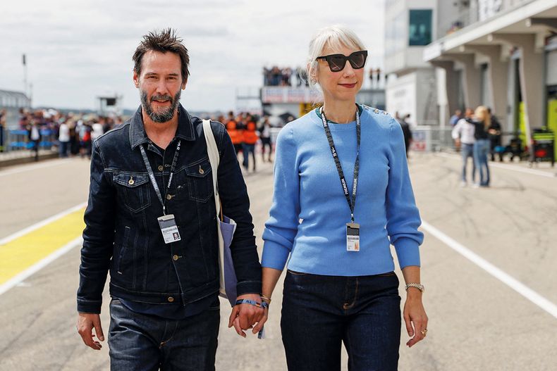 Keanu Reeves, de 59 años, y Alexandra Grant, de 51, se conocieron hace más de 10 años a través de amigos en común.