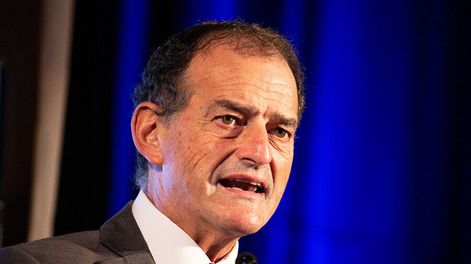 Guido Manini Ríos, durante un desayuno de ADM, en 2022. Foto: Mauricio Zina, adhocFOTOS