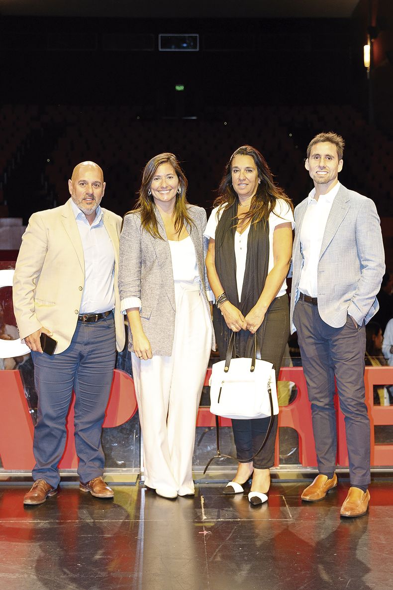 Martín Domínguez, Valentina Varela, Viviana Fernández y Francisco Navarro