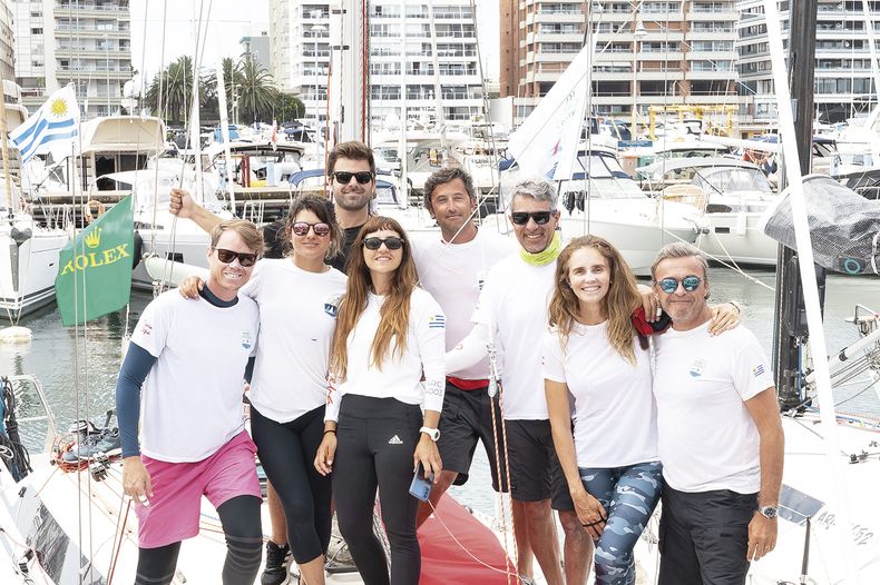 James Hughes, Enriqueta Bonomi, Maximiliano Manfredi, Lucía Monjeau, Juan Blas Fernández, Gustavo de León, Silvia Iglesias y Martín Henderson