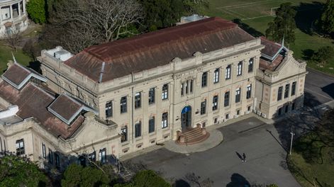 Antigua sede de la Facultad de Veterinaria, en Buceo, en octubre de 2024.&nbsp; &nbsp; &nbsp;