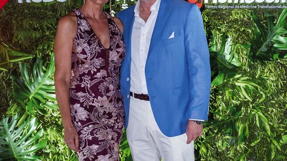 Karina Corbo con el director del Hemocentro Regional de Maldonado Jorge Curbelo 
