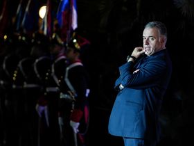 Yamandú Orsi recibe a José Antonio Kast en la residencia presidencial de Suárez y Reyes.