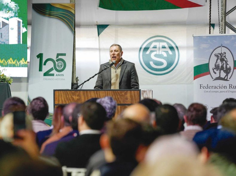 El ministro de Economía, Gabriel Oddone, durante el 109° Congreso de la Federación Rural, en Salto.