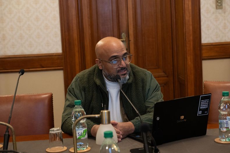 Ramón Orlando Rivero, activista de la Organización Social Salvador, en la Comisión de Educación del Senado. 