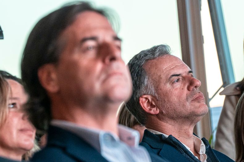 Luis Lacalle Pou y Yamandu Orsi durante un acto en Canelones en 2024 &nbsp;