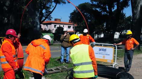 imagen de Antel comenzó a sustituir la red telefónica de cobre por la fibra  óptica, una tecnología superior pero que genera “problemas”