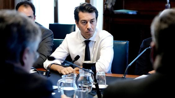 Juan Sartori interviene en la Comisión de Industria del Senado. Foto: Javier Calvelo / adhocFOTOS Juan Sartori interviene en la Comisión de Industria del Senado. Foto: Javier Calvelo / adhocFOTOS