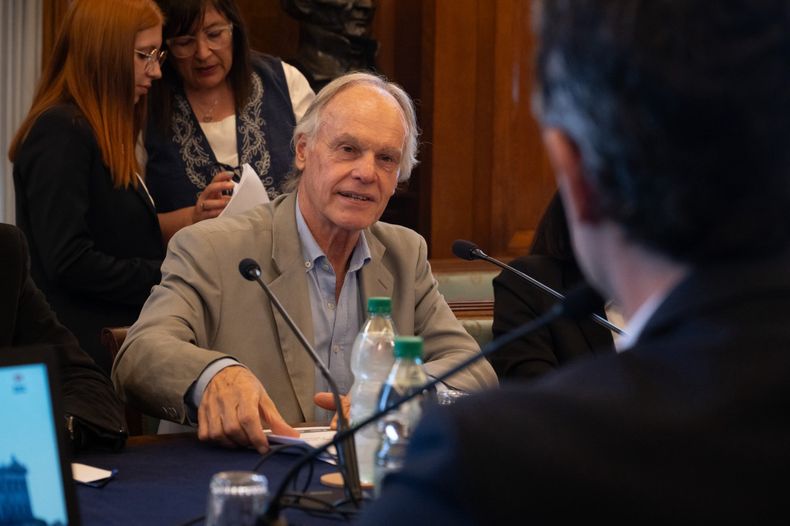 Senador Daniel Borbonet.