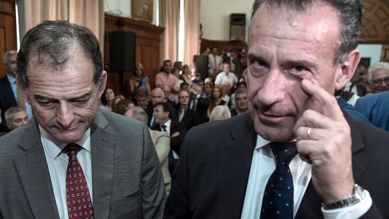 Guido Manini Ríos en la asunción de Daniel Salinas como ministro de Salud el 2 de marzo de 2020 Guido Manini Ríos en la asunción de Daniel Salinas como ministro de Salud el 2 de marzo de 2020