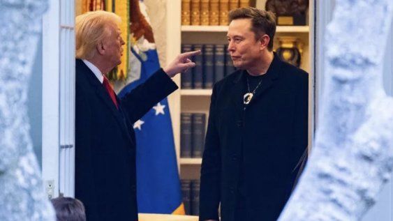 Donald Trump habla con Elon Musk en la Casa Blanca Donald Trump habla con Elon Musk en la Casa Blanca