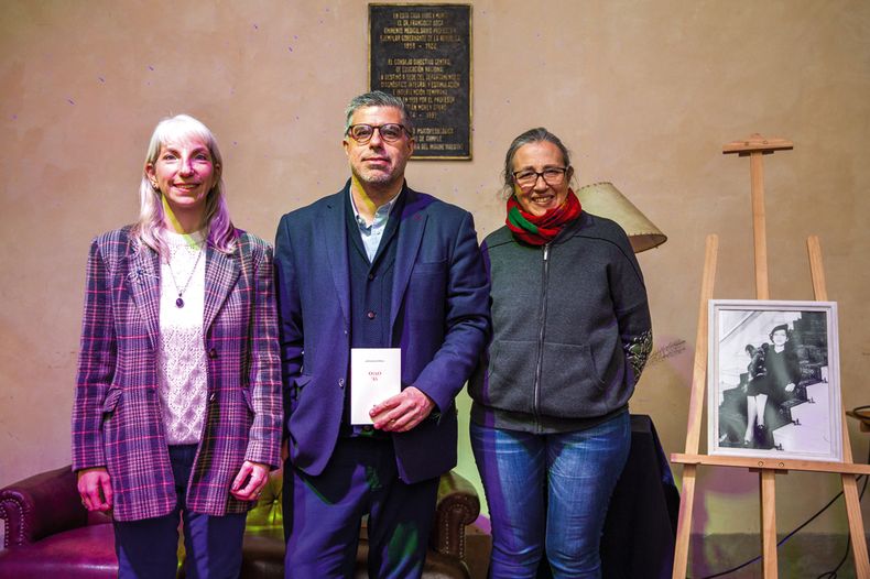 Deborah Rucanski, director de la Biblioteca Nacional Valentín Trujillo y Silvia Guerra