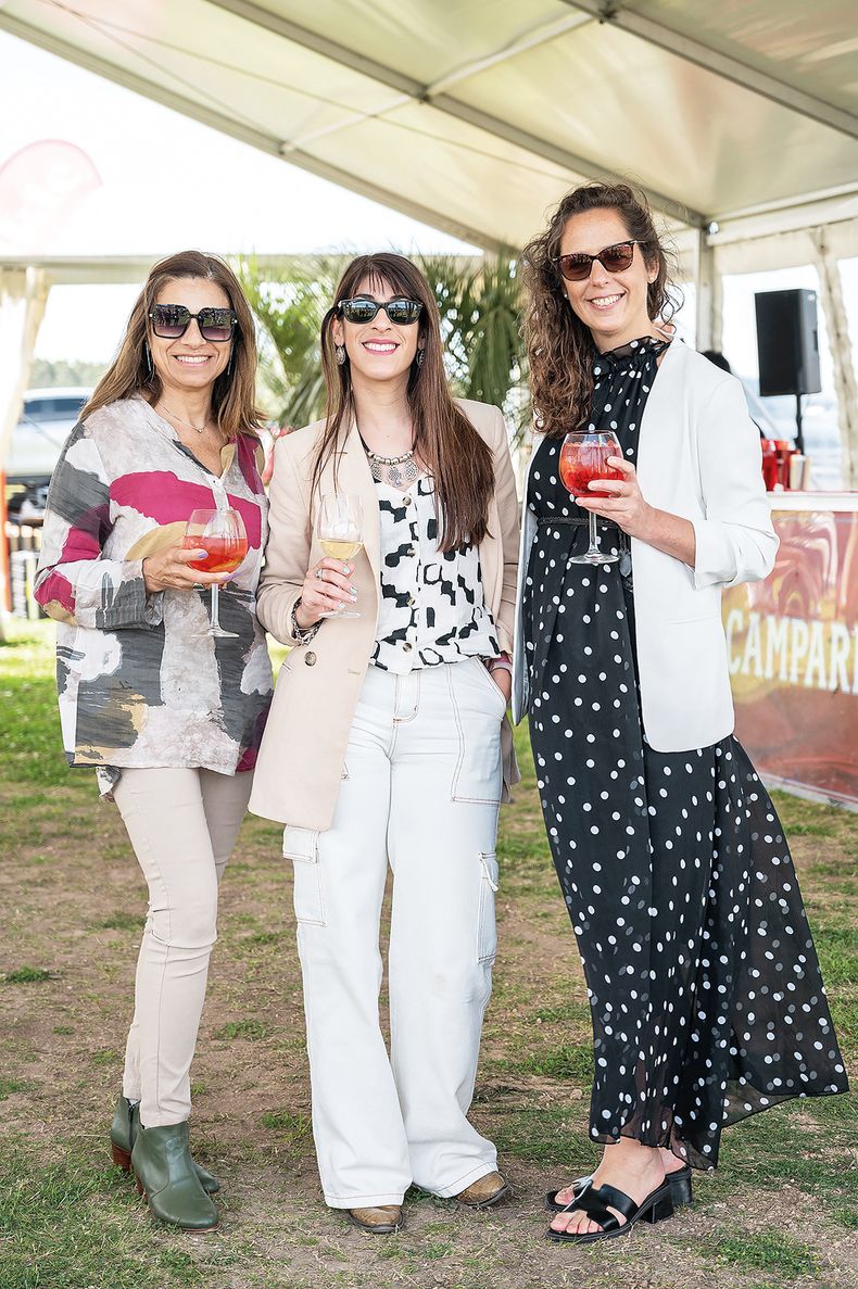 Sybila Trabal, Antonella Febles y Alejandra Melgar