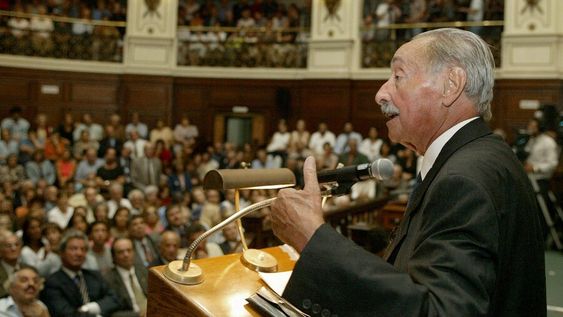 imagen de Seregni y la difícil relación con los principales líderes del Frente Amplio imagen de Seregni y la difícil relación con los principales líderes del Frente Amplio