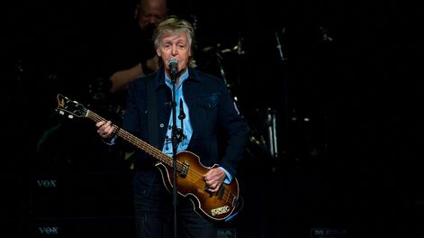 Paul McCartney durante un concierto en Londres