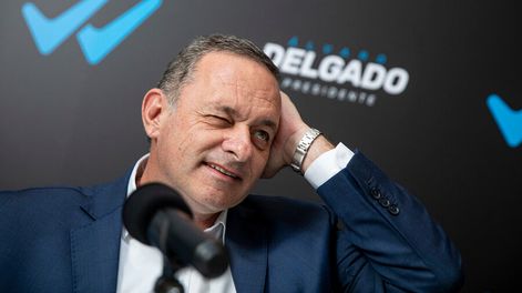 Precandidato por el Partido Nacional Álvaro Delgado en la presentación de su sector, Uruguay para Adelante. Foto: Mauricio Zina / adhocFOTOS