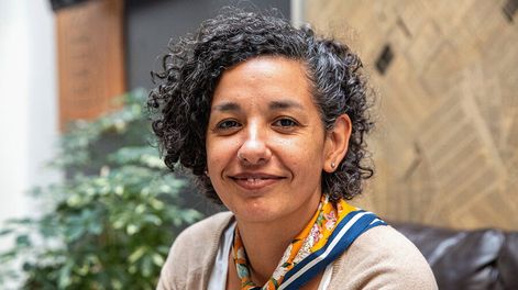 Búsqueda | Patricia González durante la entrevista con Búsqueda. Foto: Mauricio Zina / adhocFOTOS