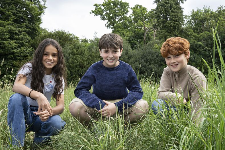 El nuevo trío dorado: Arabella Stanton como Hermione Granger, Dominic McLaughlin como Harry Potter y Alastair Stout como Ron Weasley; elegidos entre más de 30.000 aspirantes