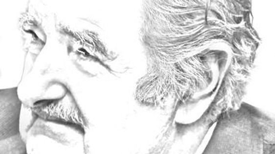 imagen de Mujica quiere que los aviones de Pluna vuelen “antes de que los jueces fallen lo que van a fallar”; dice que es una “batalla política” imagen de Mujica quiere que los aviones de Pluna vuelen “antes de que los jueces fallen lo que van a fallar”; dice que es una “batalla política”