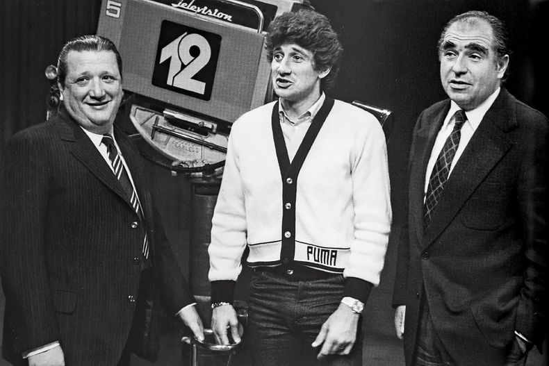 El 6 de abril de 1981 Fernando Morena regresó a Uruguay, en la foto con Washington Cataldi y Julio María Sanguinetti.