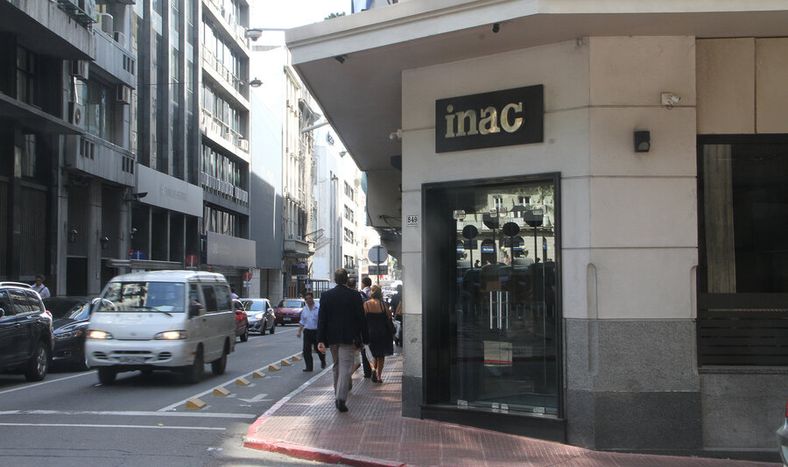 Fachada del Inac. Foto: Nicolás Der Agopián / Búsqueda