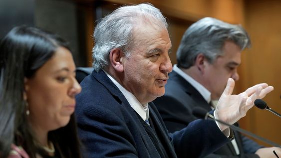 Bettiana Díaz, Juan Miguel Petit y Carlos Camy durante la presentación del informe Anual 2023 de la Oficina del Comisionado Parlamentario para el sistema penitenciario. Bettiana Díaz, Juan Miguel Petit y Carlos Camy durante la presentación del informe Anual 2023 de la Oficina del Comisionado Parlamentario para el sistema penitenciario.