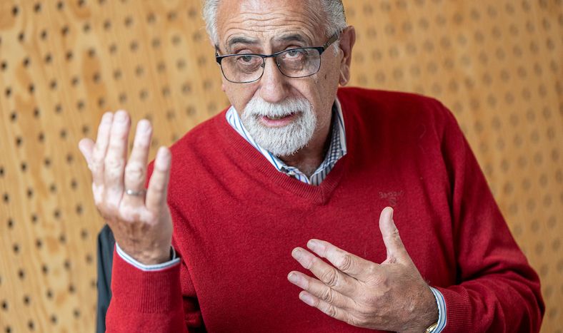 Antonio Elías, un economista, frenteamplista y sindicalista