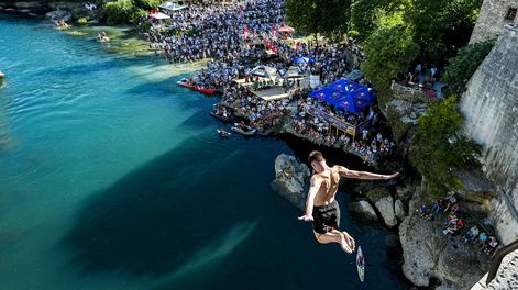 El clavado hacia el río Neretva es un hecho histórico, deportivo y turístico que sucede en Bosnia