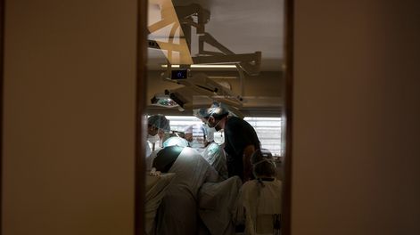 Cirugía en un centro de salud