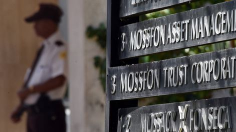 imagen de Varios contratistas de fútbol adquirieron sociedades  off shore a la firma panameña Mossack Fonseca