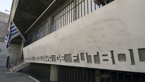 Fachada de la Asociación Uruguaya de Fútbol Fachada de la Asociación Uruguaya de Fútbol