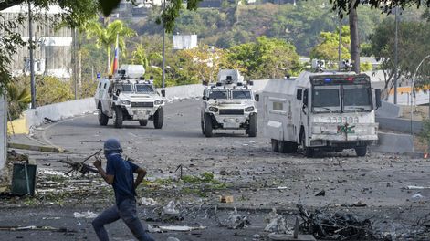 imagen de Mujica, los tanques, el “disparate” de Maduro y los “locos” venezolanos