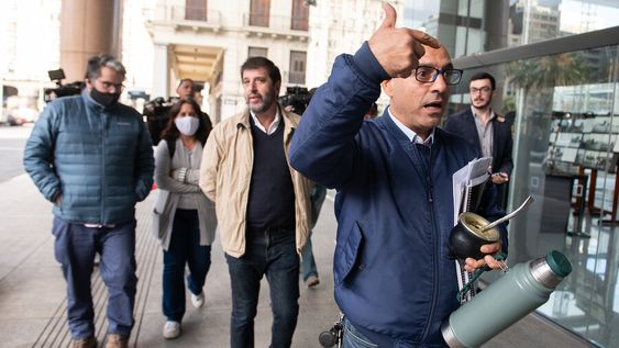 imagen de El PIT-CNT cambia actos del 1° de mayo por una caravana; su secretario general propone paro general contra la LUC imagen de El PIT-CNT cambia actos del 1° de mayo por una caravana; su secretario general propone paro general contra la LUC